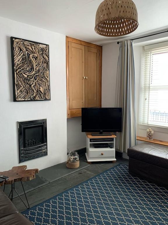 Seasalt - Modernised Traditional Cottage, Sleeps 5,short Walk To Beaches, Town, Amenities *