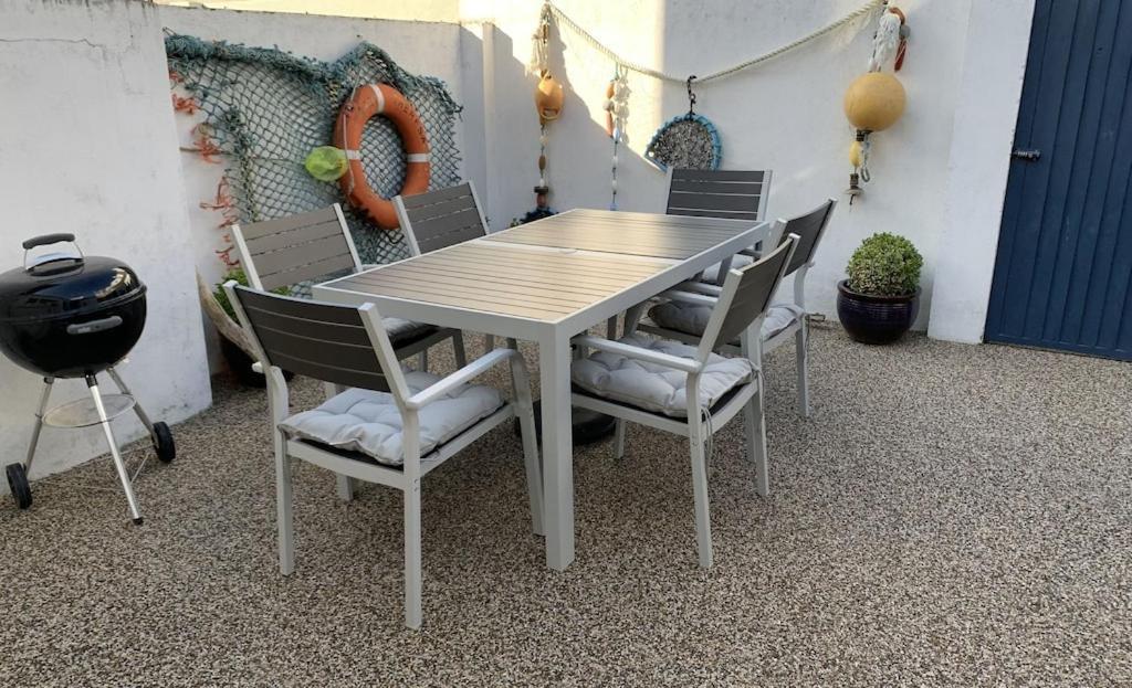Holiday home Seasalt - Modernised Traditional Cottage, Sleeps 5,short Walk To Beaches, Town, Amenities Tenby