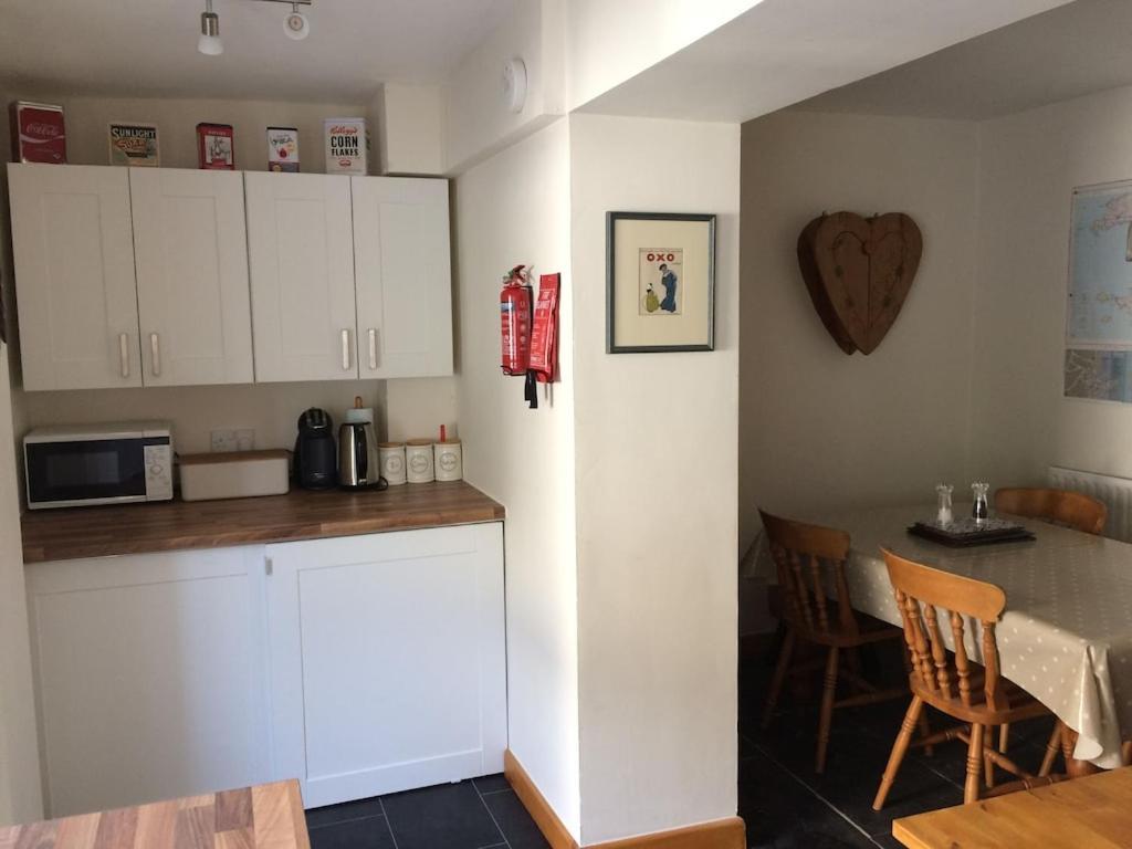 Holiday home Seasalt - Modernised Traditional Cottage, Sleeps 5,short Walk To Beaches, Town, Amenities
