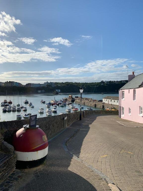Seasalt - Modernised Traditional Cottage, Sleeps 5,short Walk To Beaches, Town, Amenities * Tenby