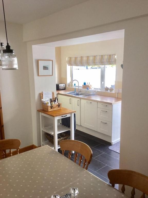 Seasalt - Modernised Traditional Cottage, Sleeps 5,short Walk To Beaches, Town, Amenities Holiday home
