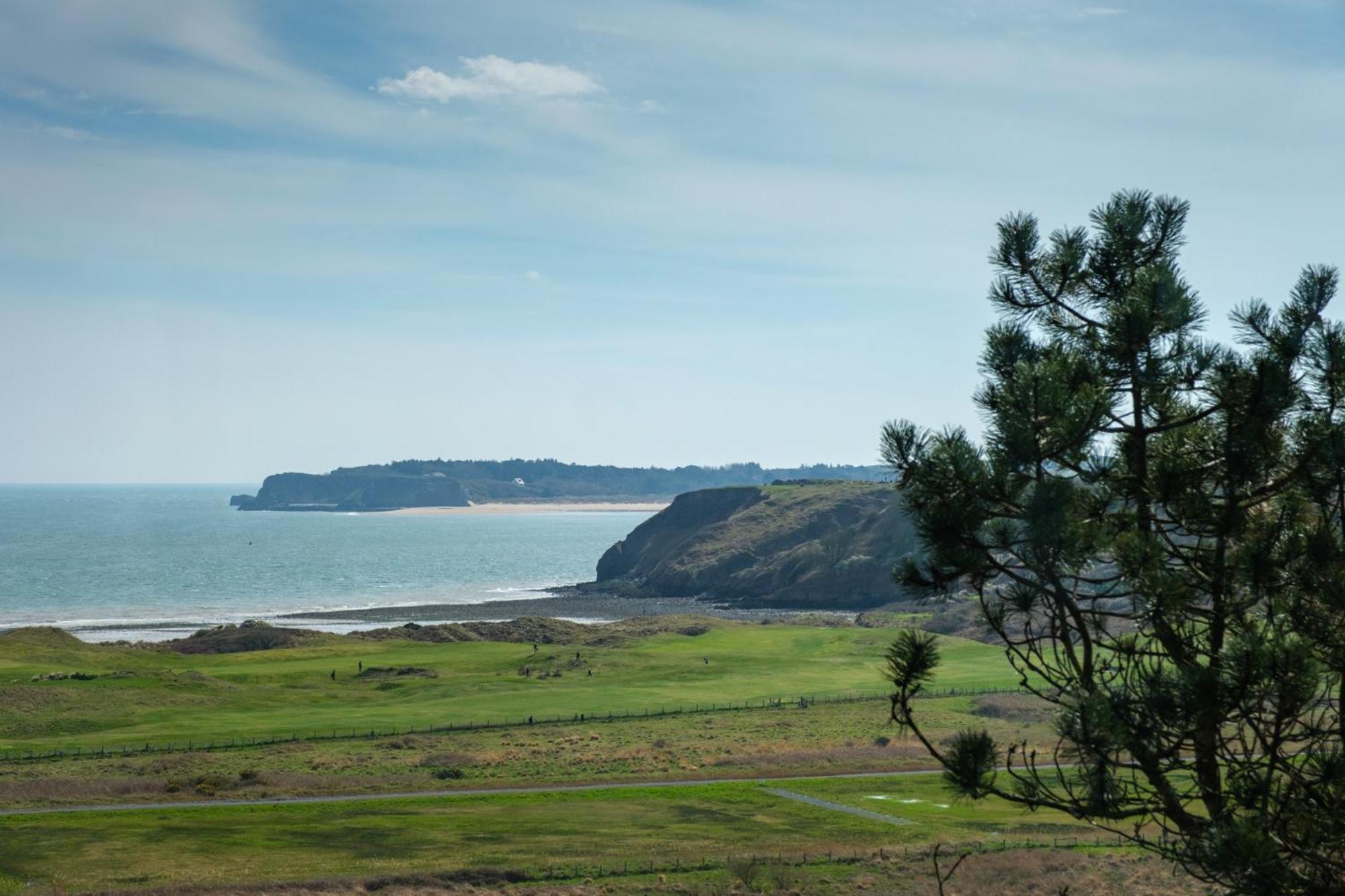 Priory Bay Escapes - Matahari Apartment Tenby