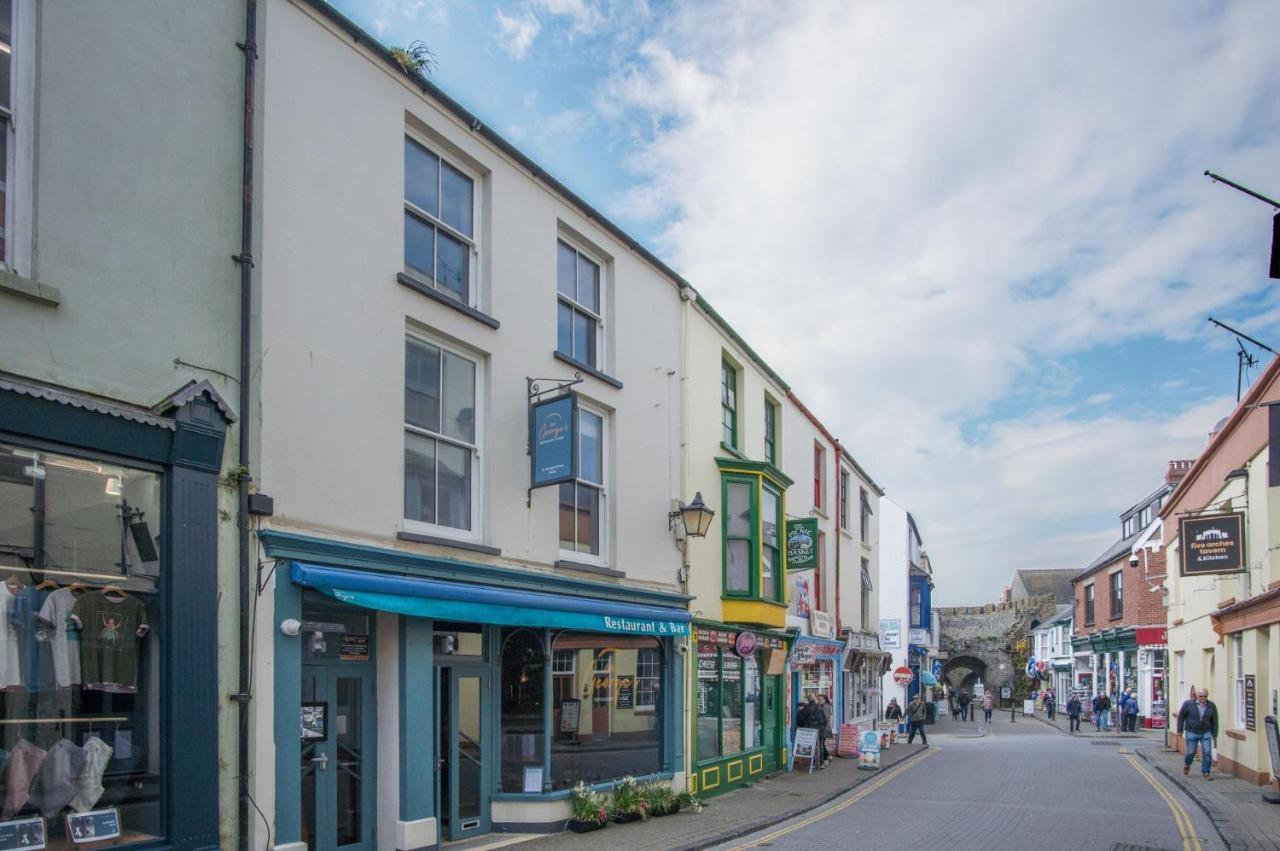 To Mawr - 2 Bedroom - *