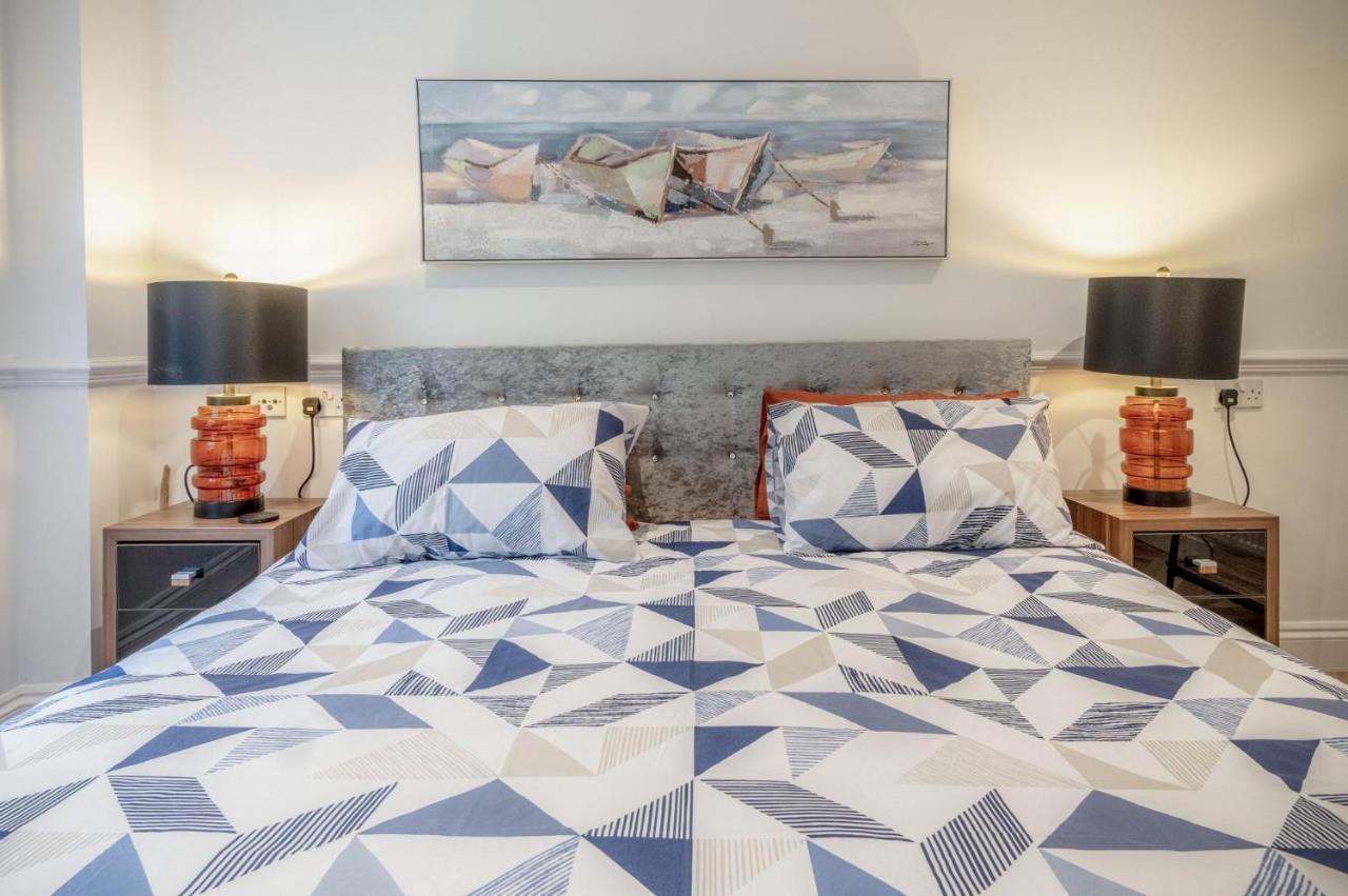 The Cwtch - 2 Bedroom - *