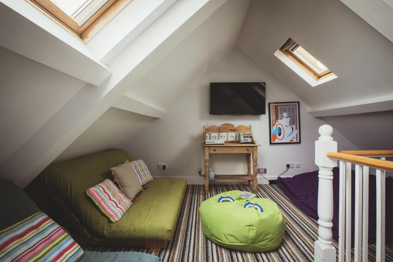 High House Sleeping 10 Holiday home