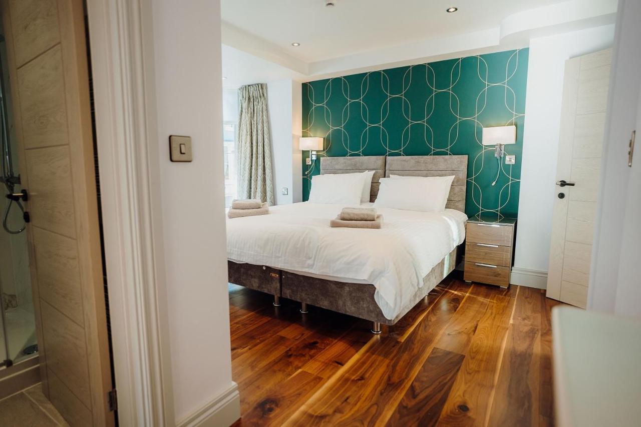 Ocean House, * Tenby