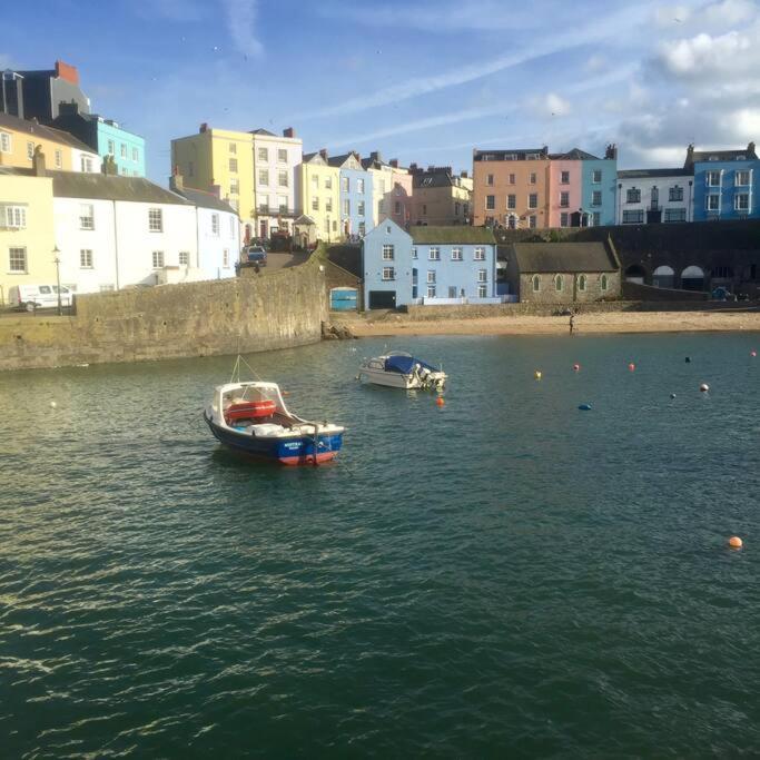 Luxury Above The Stunning Harbour Holiday home *