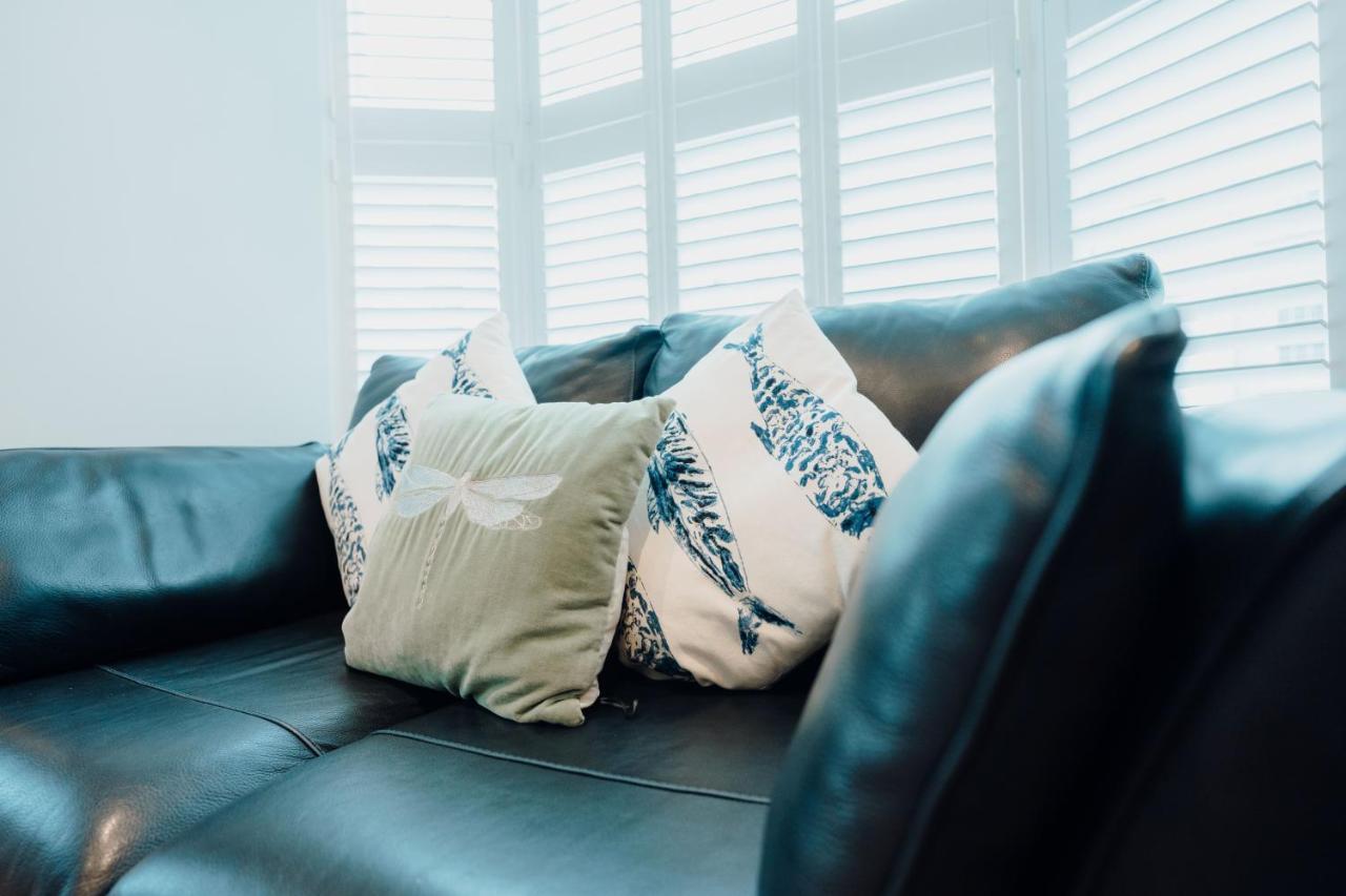 Luxury Above The Stunning Harbour Holiday home *