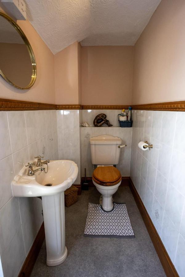 5 Bedroom With Indoor Pool Tenby