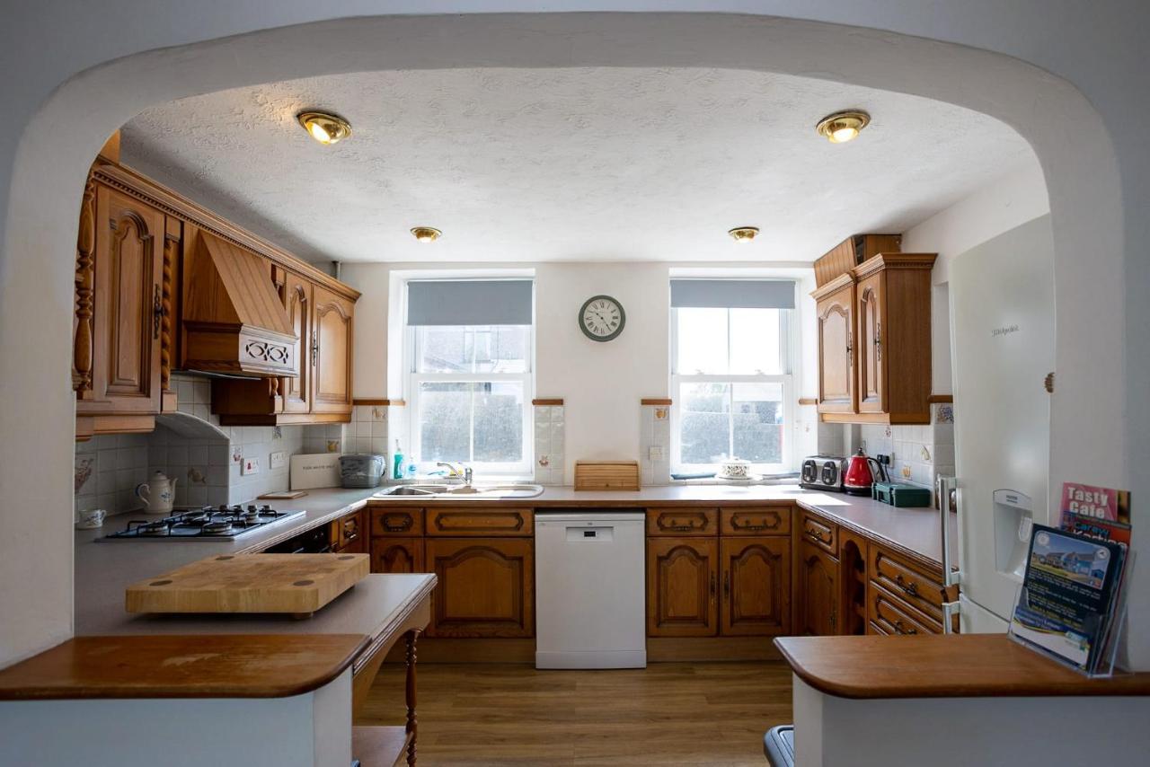 5 Bedroom With Indoor Pool Tenby