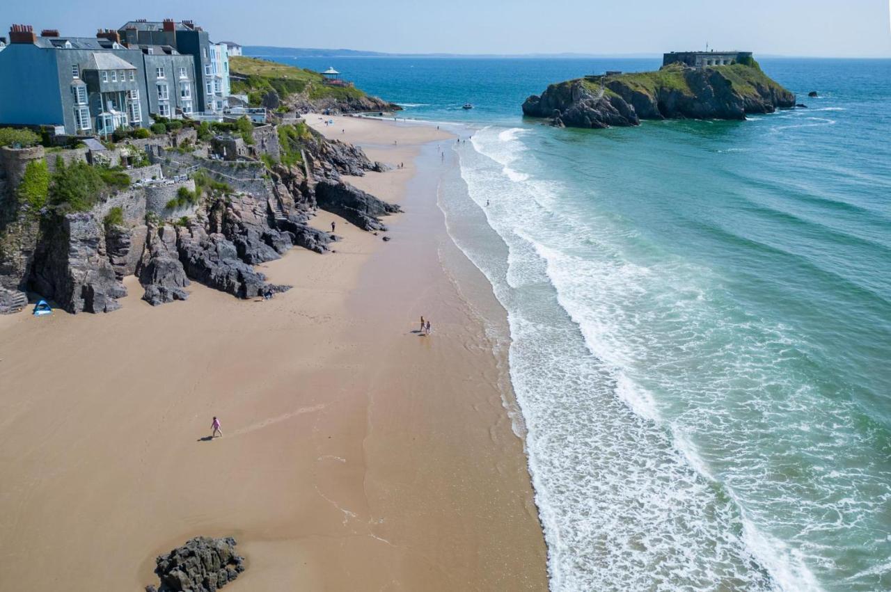 Flat 2 - 2 Bedroom - * Tenby