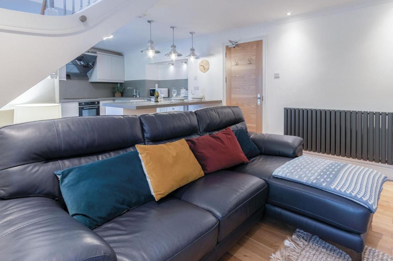 Flat 2 - 2 Bedroom - * Tenby