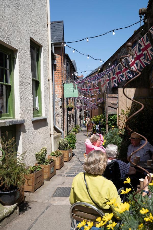 Merlins Gardens Tenby