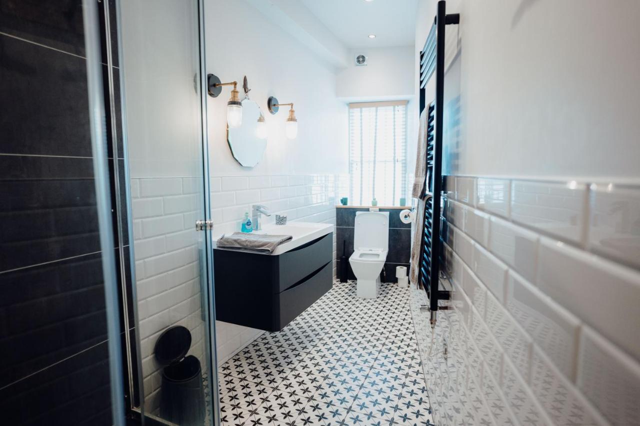 Lofty, Elevated Luxury At Harbour Holiday home *