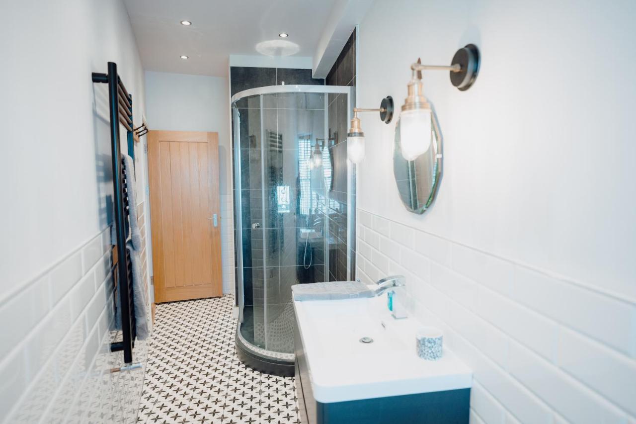Lofty, Elevated Luxury At Harbour Holiday home