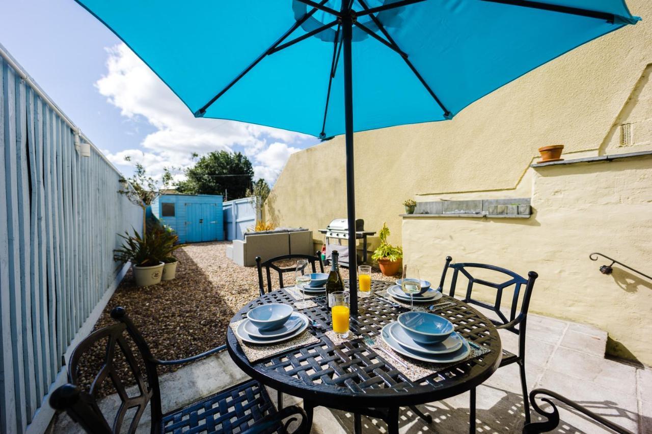 Apartment Flat 1 Flint House - 2 Bedroom - Garden - Parking - Dog Friendly *