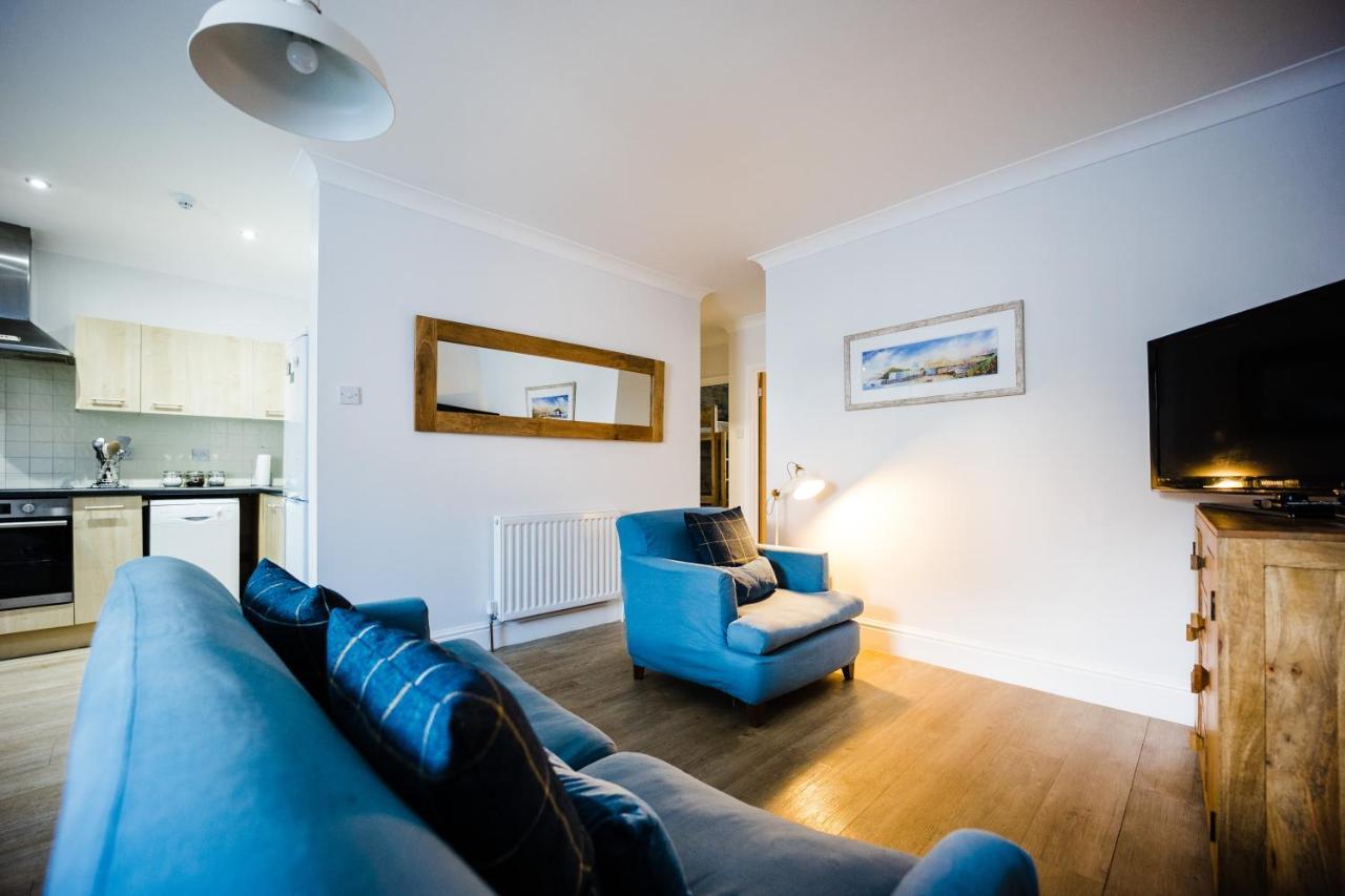 Apartment Flat 1 Flint House - 2 Bedroom - Garden - Parking - Dog Friendly