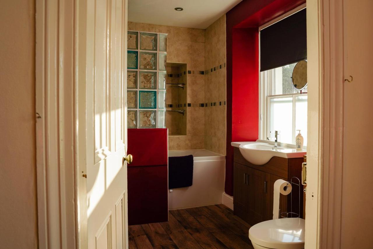 Manorbier House - St Anne's Bed & Breakfast *