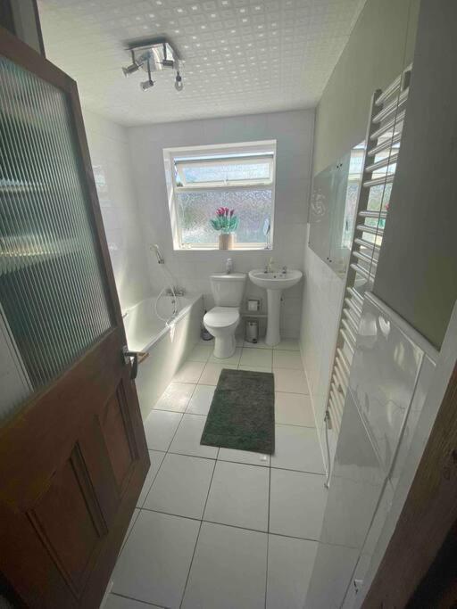 5 Min Walk To Beaches & Pembrokeshire Coast Path *