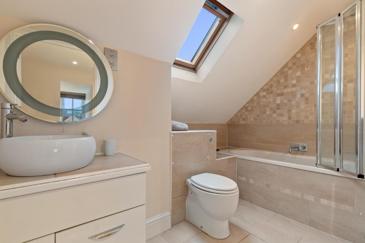 Park Place Court - Close To With Parking Holiday home