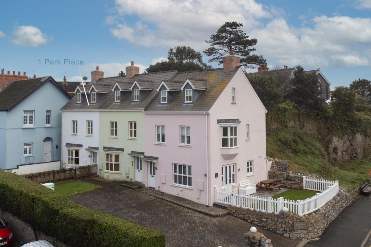 Holiday home Park Place Court - Close To With Parking *