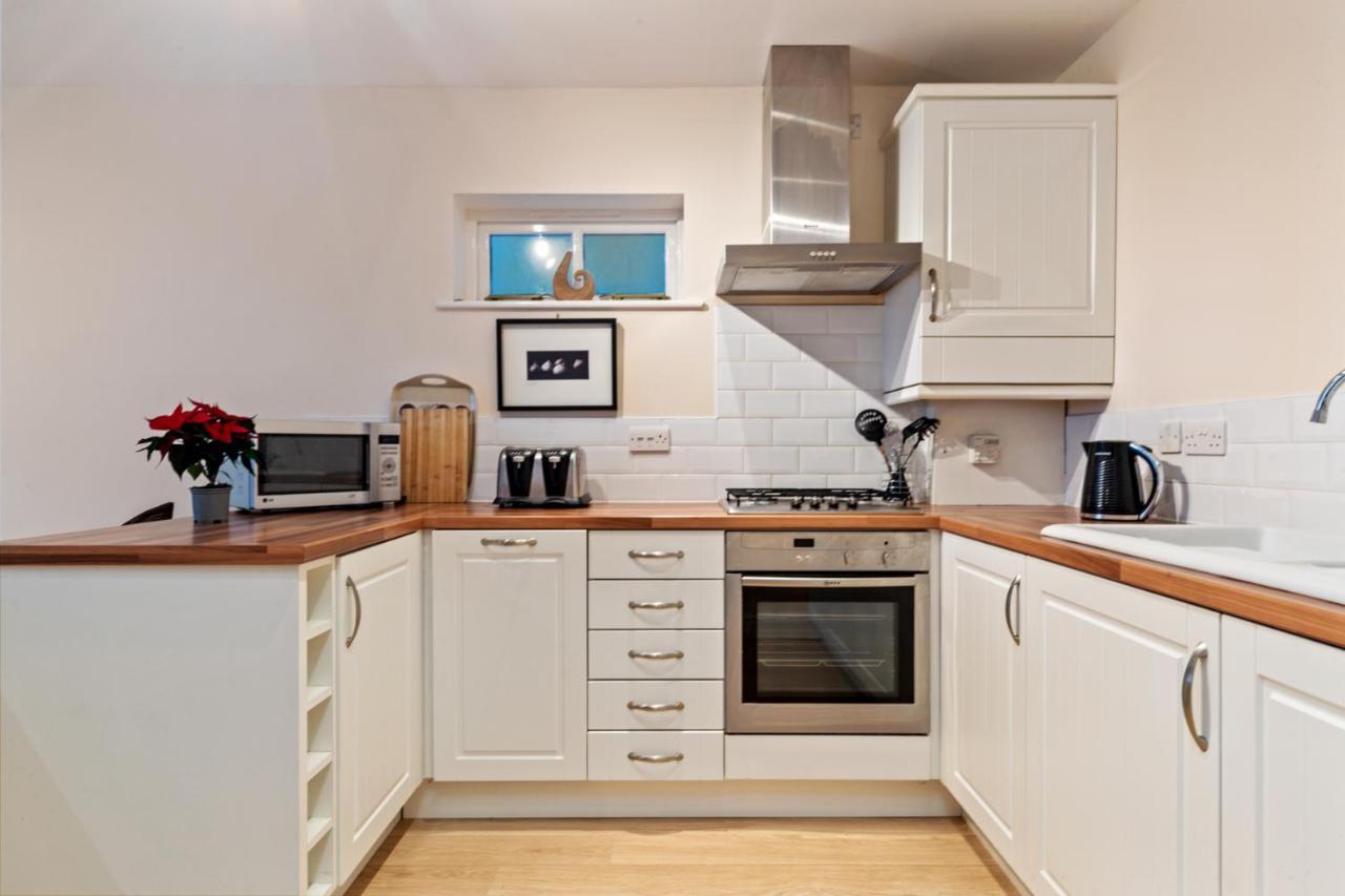 Park Place Court - Close To With Parking Holiday home *