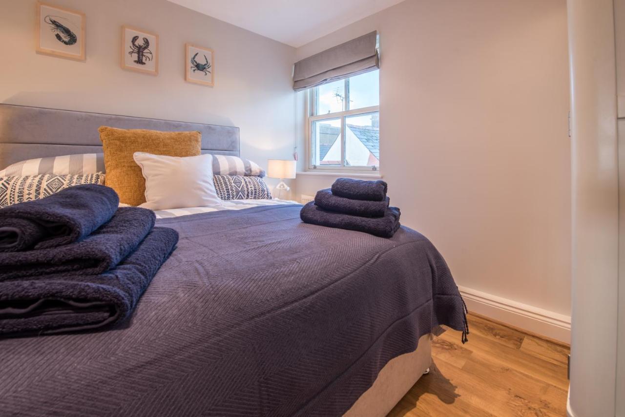 Beautiful With Free Parking Apartment Tenby