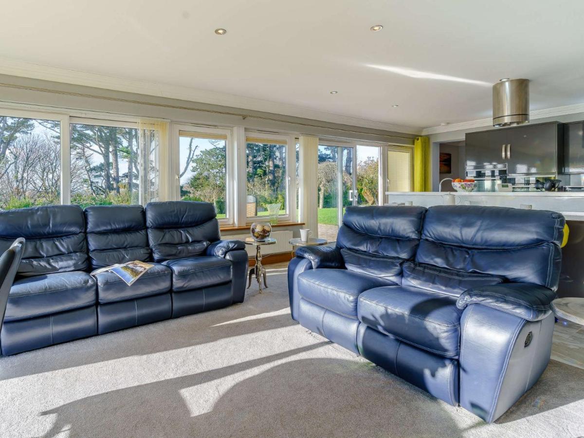2 Bed In Fb186 Tenby
