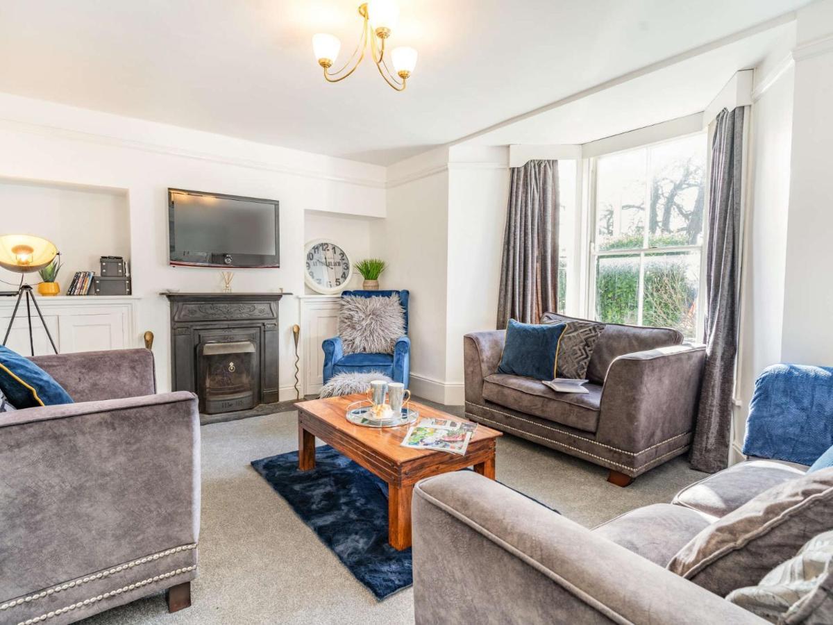 3 Bed In 86625 Holiday home Tenby
