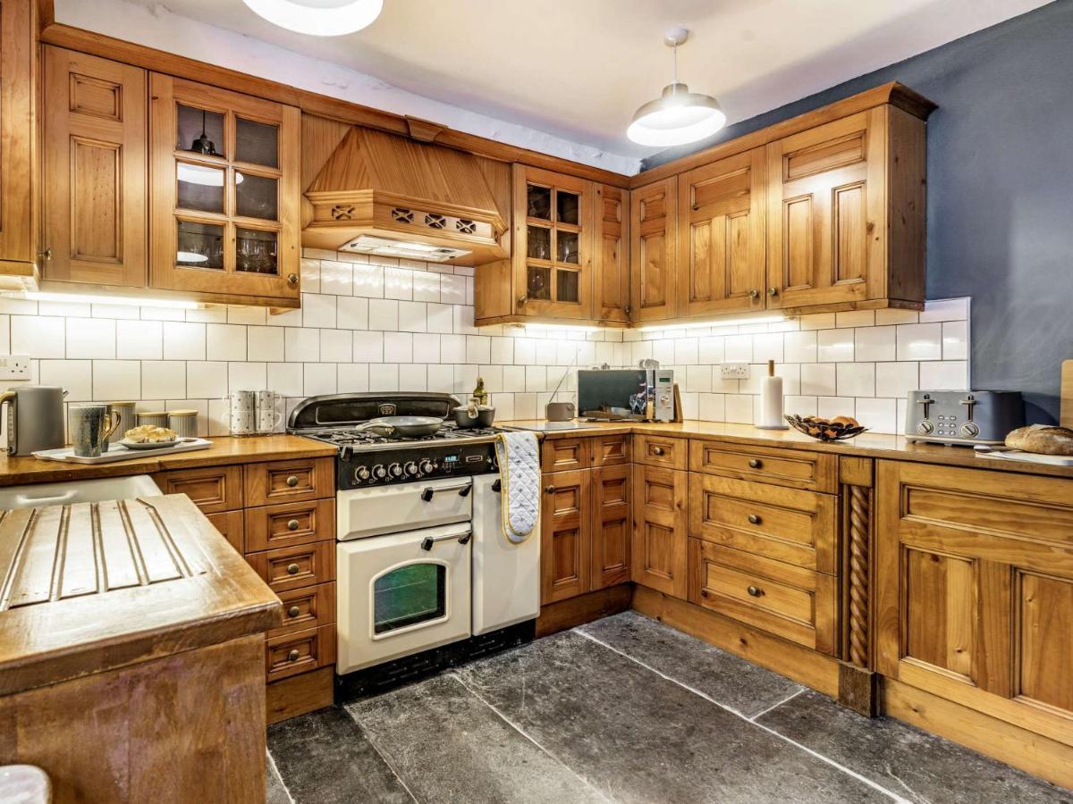 3 Bed In 86625 Tenby