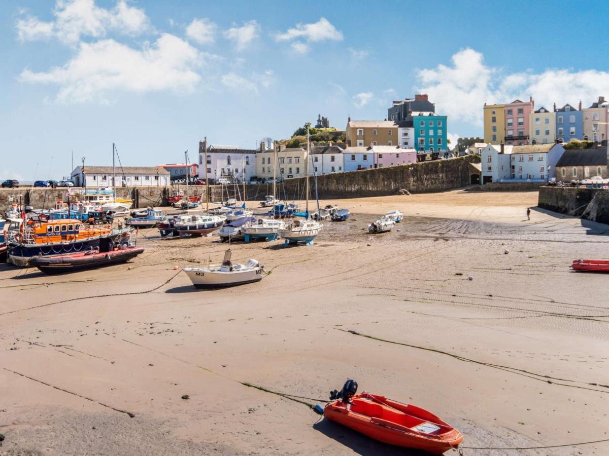 2 Bed In Fb115 Apartment Tenby