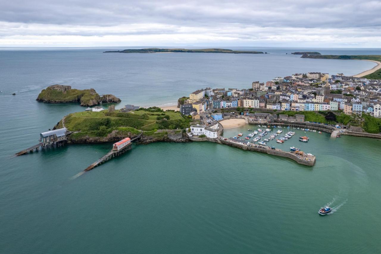 Bryn Hafod - * Tenby