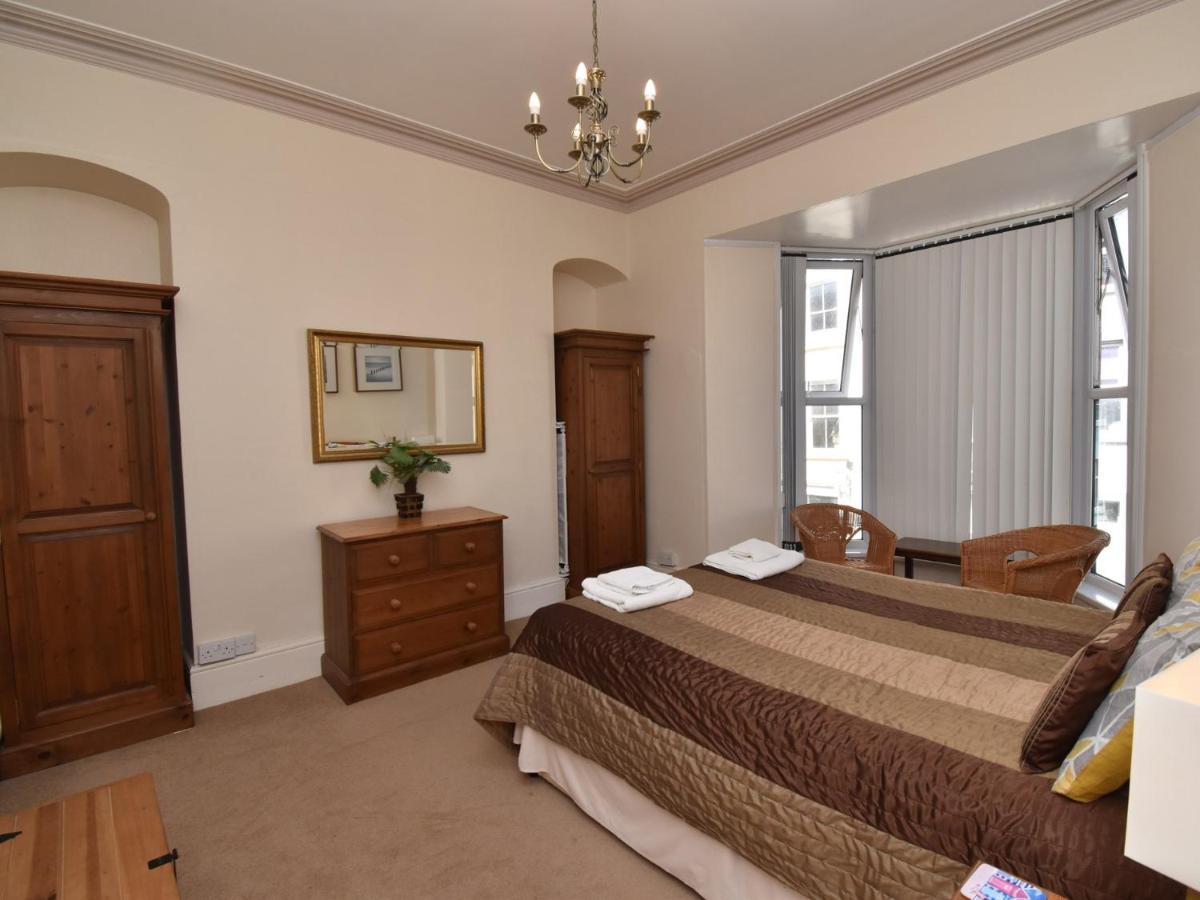 Holiday home 6 Bed In Fb220 *