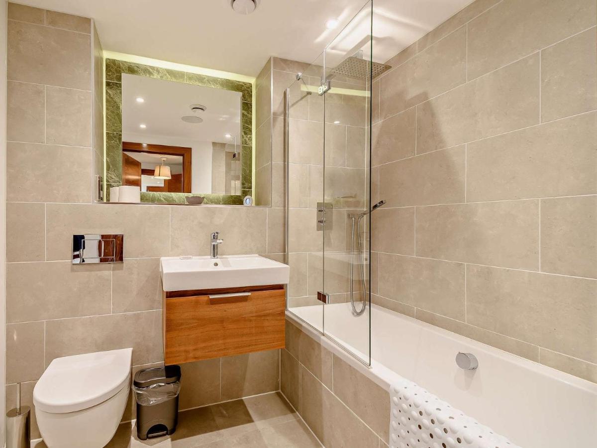 2 Bed In Fb290 Apartment Tenby
