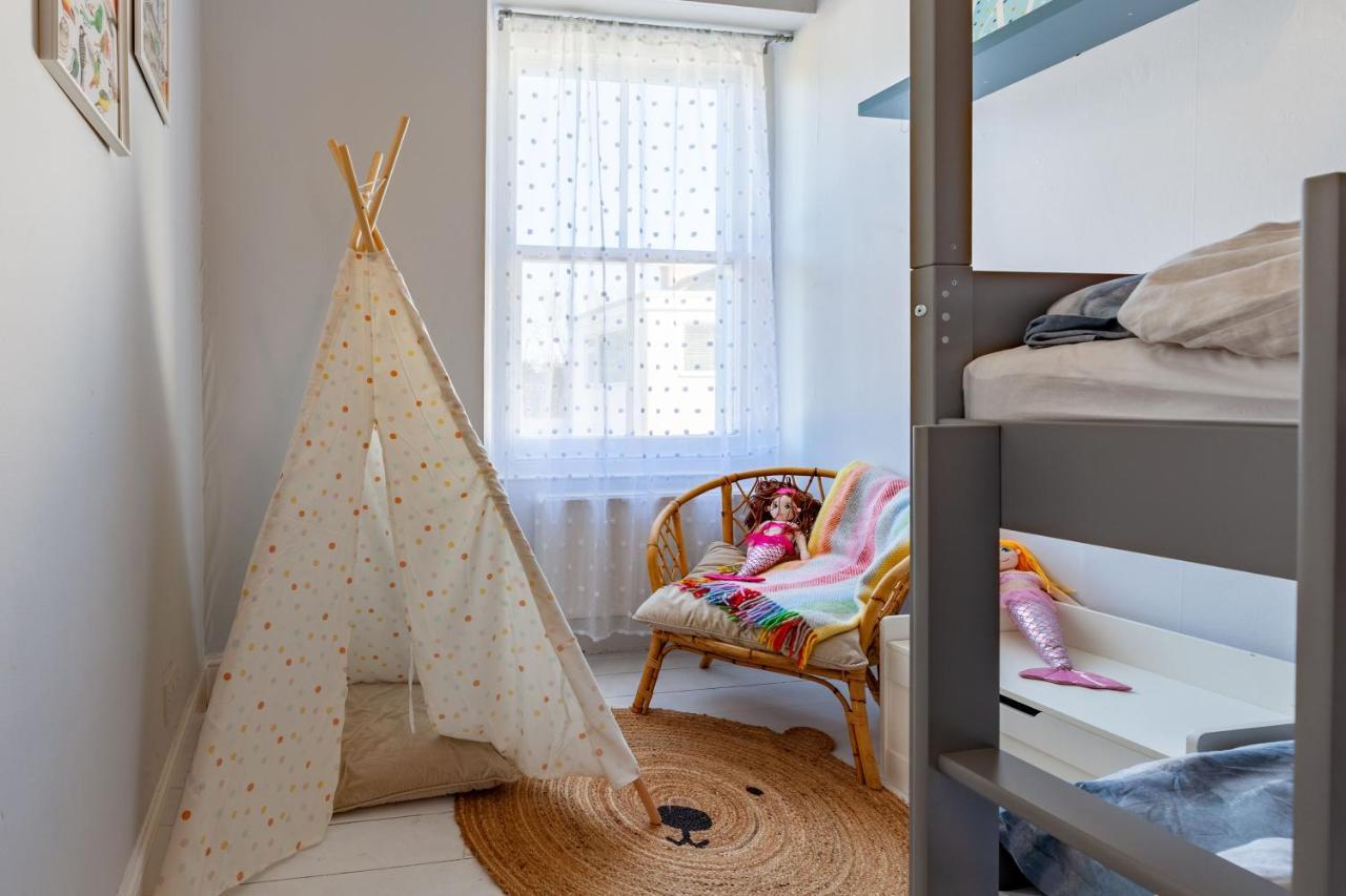 Holiday home Family With Bunk Beds, Courtyard, Tv &
