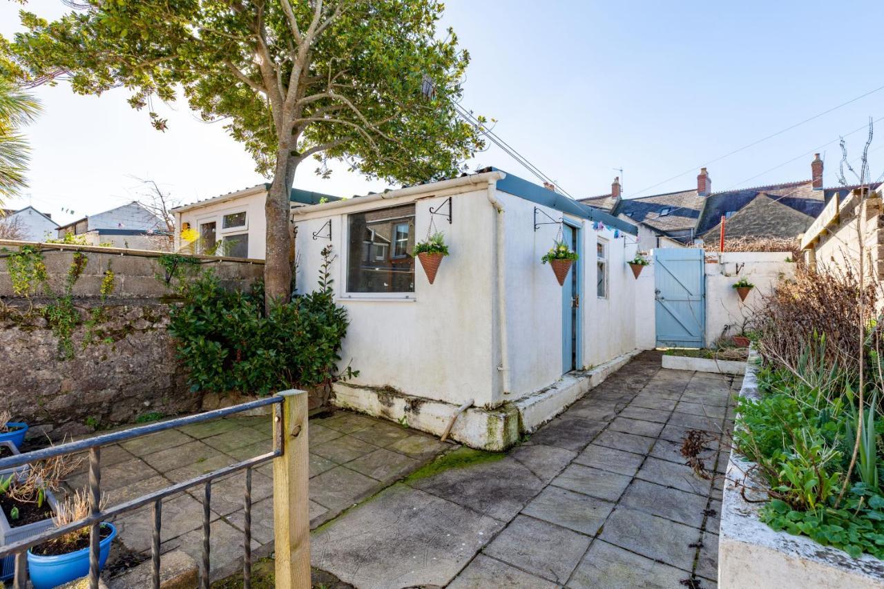Family With Bunk Beds, Courtyard, Tv &