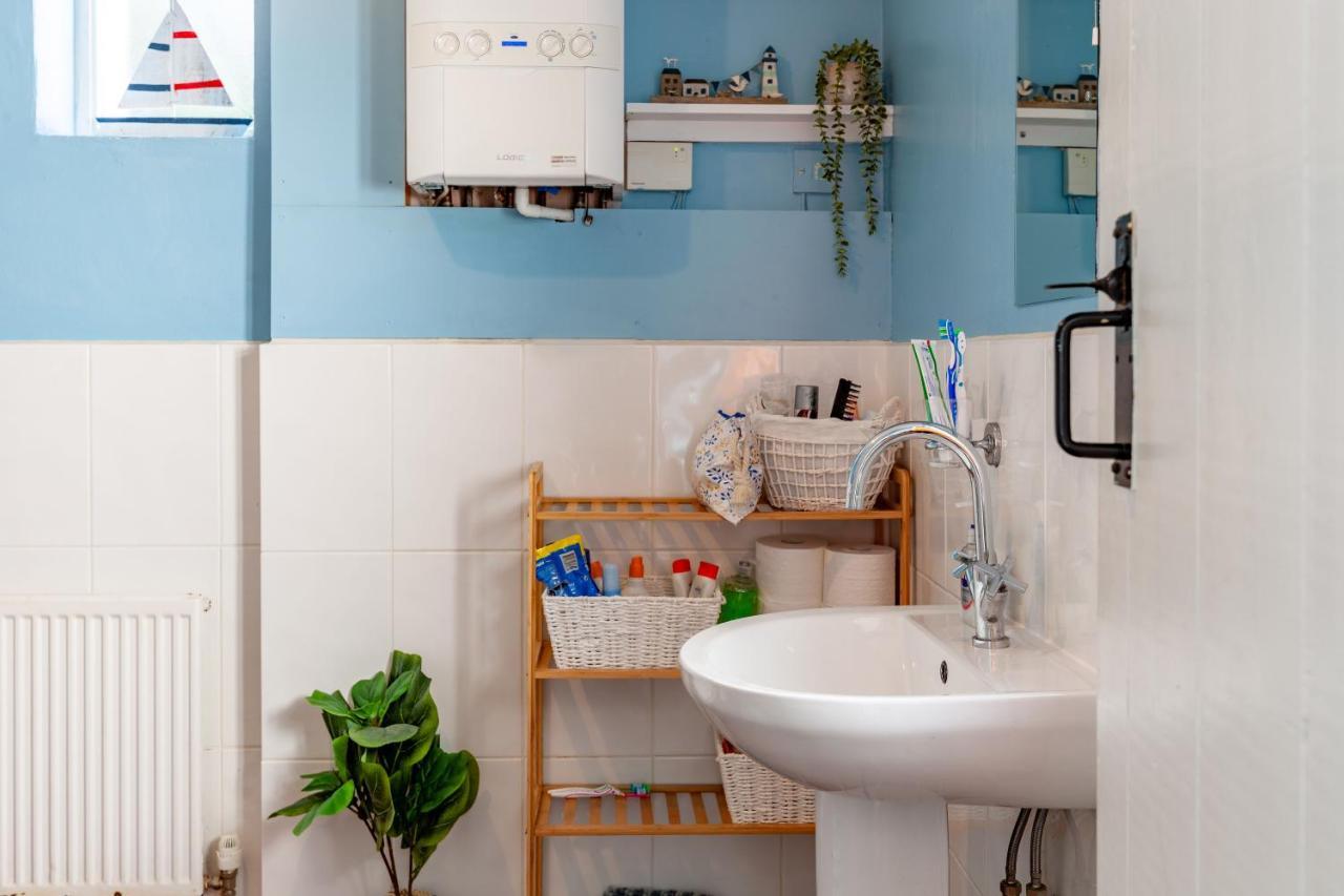 Family With Bunk Beds, Courtyard, Tv &