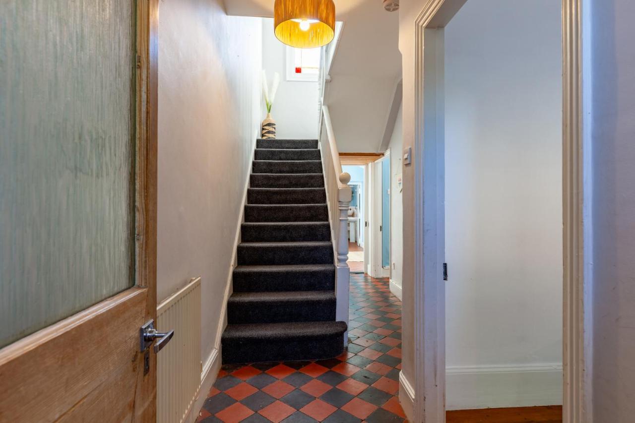 Family With Bunk Beds, Courtyard, Tv & * Tenby