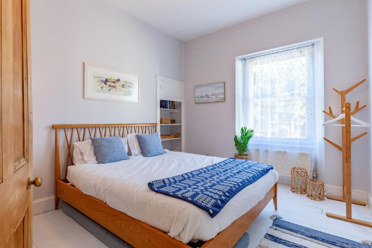 Family With Bunk Beds, Courtyard, Tv & *