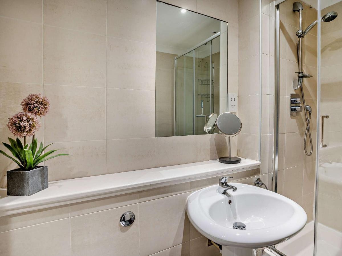 2 Bed In Fb034 Apartment Tenby