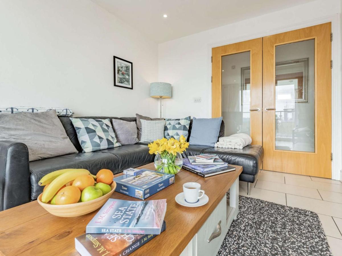 3 Bed In Fb055 * Tenby