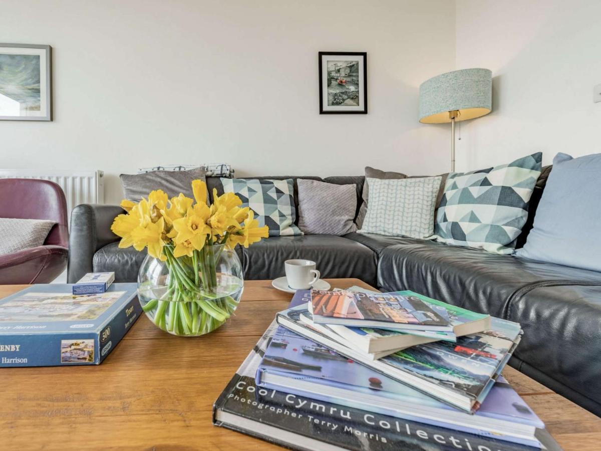 3 Bed In Fb055 * Tenby