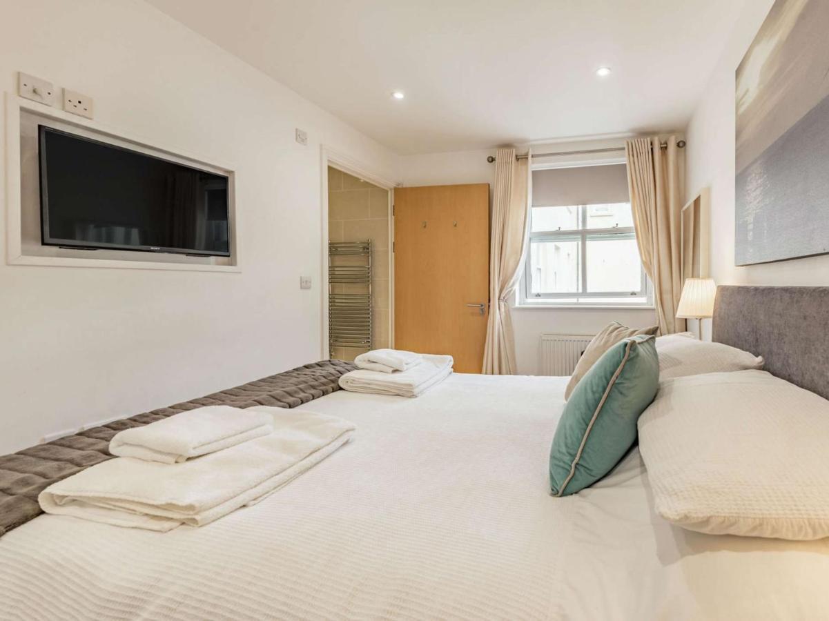 3 Bed In Fb055 Tenby