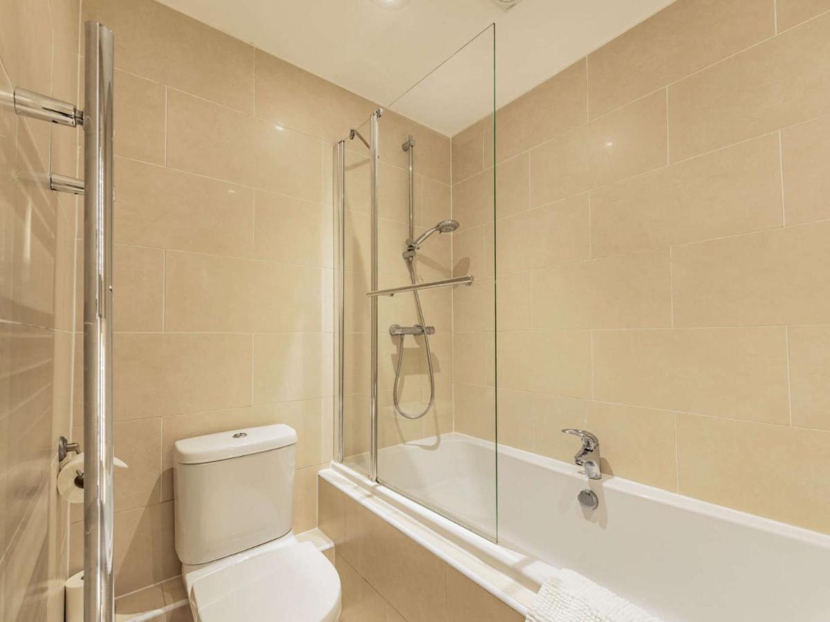 3 Bed In Fb055 Apartment