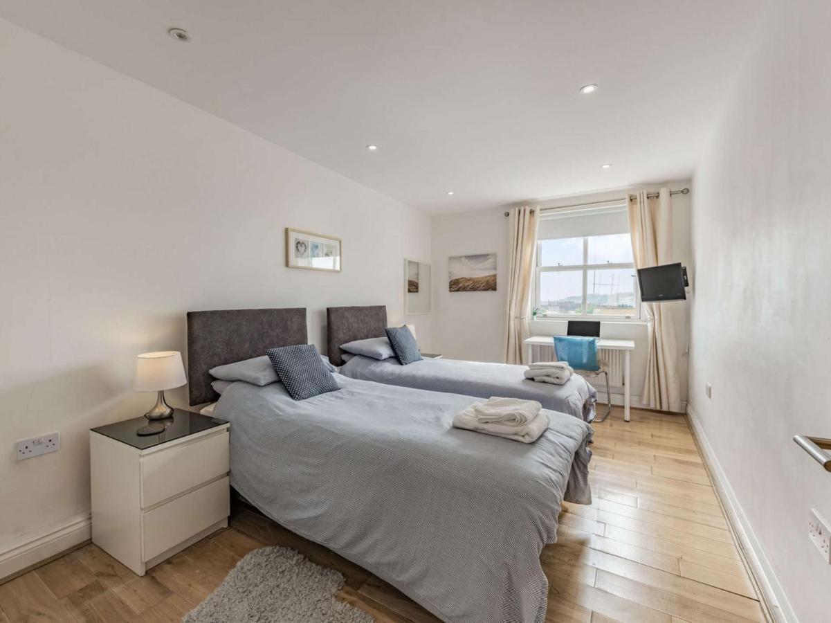 Apartment 3 Bed In Fb055