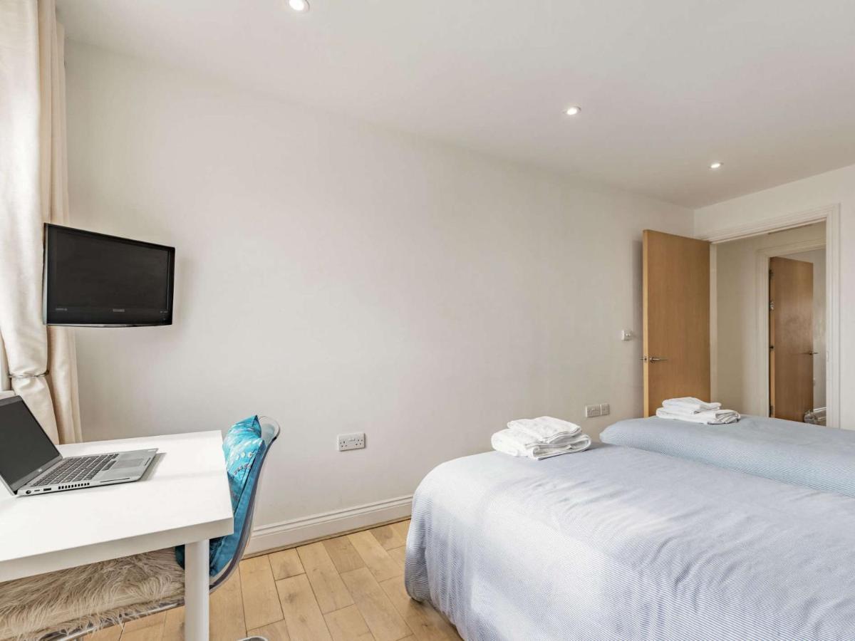 3 Bed In Fb055 Apartment Tenby