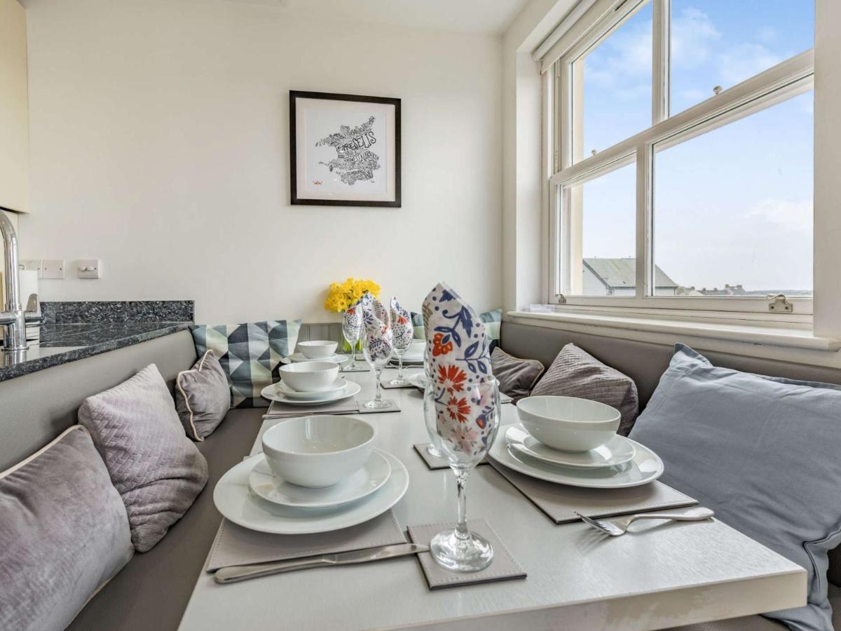 3 Bed In Fb055 Tenby
