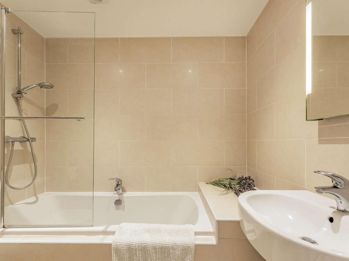 3 Bed In Fb055 *