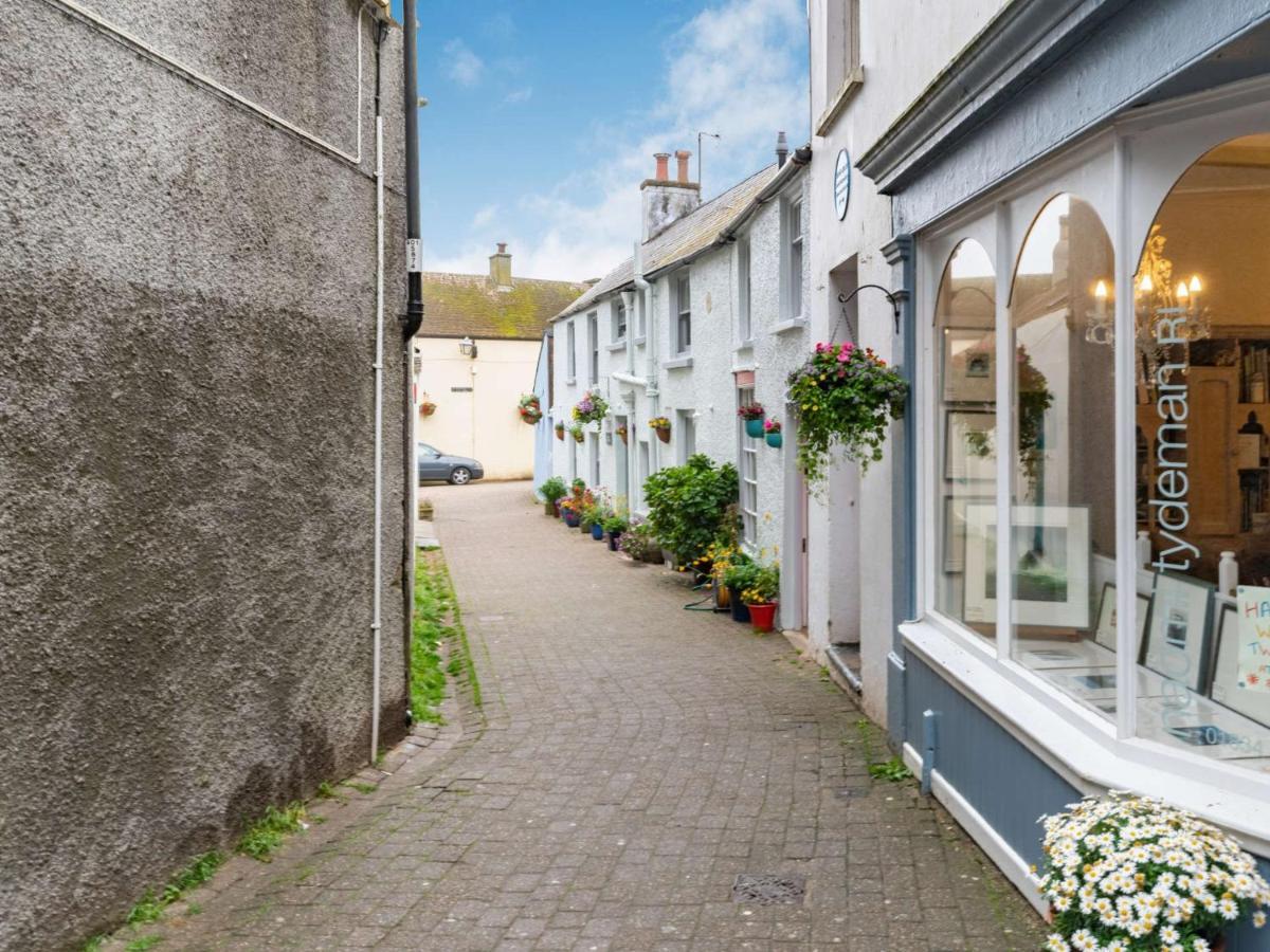 Holiday home 2 Bed In 83211 Tenby