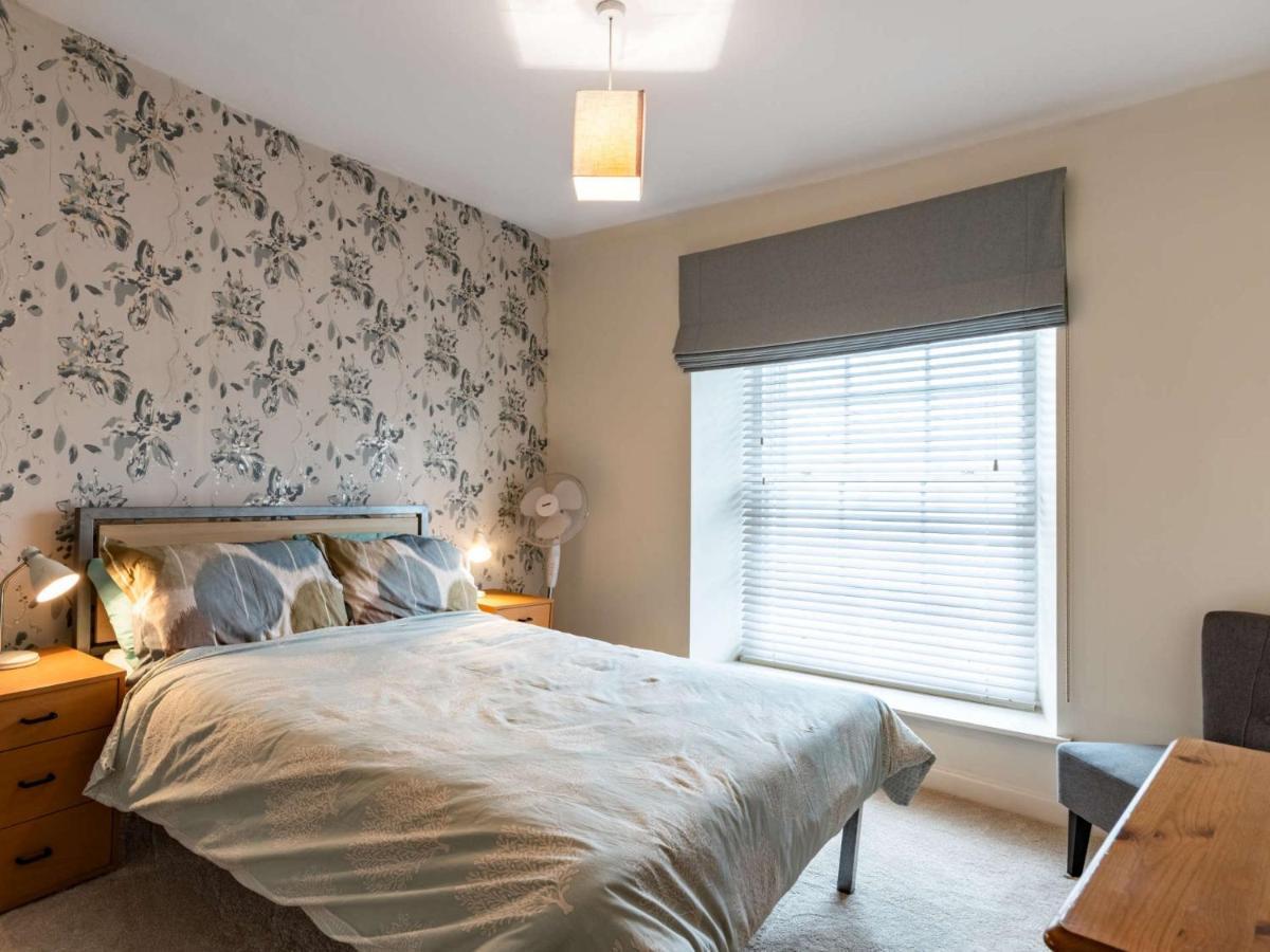 2 Bed In 83211 Tenby